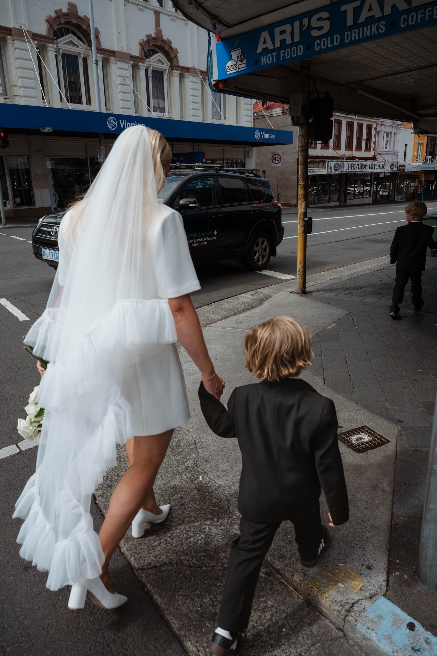 Ivory Ruffle Veil